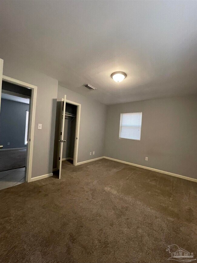 Building Photo - 5212 Parkway Dr