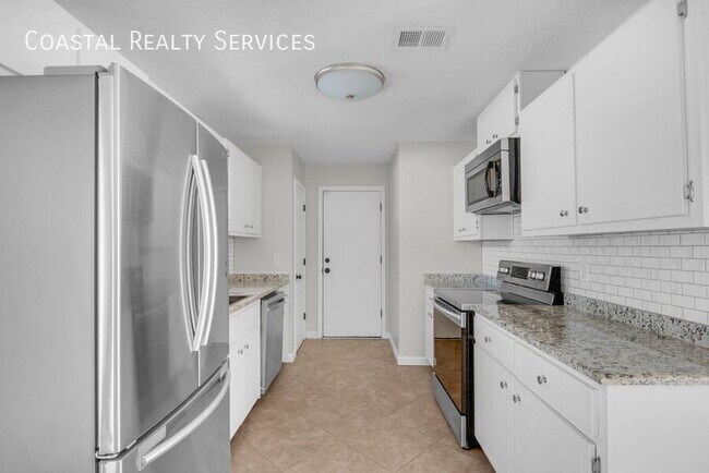 Building Photo - 113 Scranton St