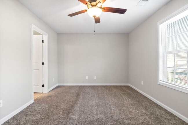 Building Photo - 296 Smithson Ln