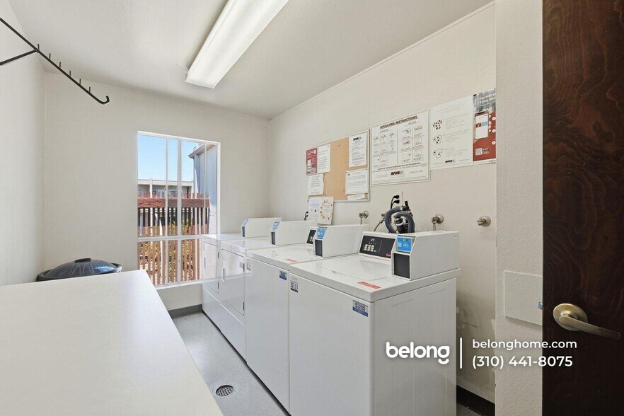 Building Photo - 5950 Canterbury Dr