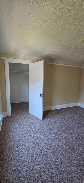 Bonus room closet - 540 NW 14th St