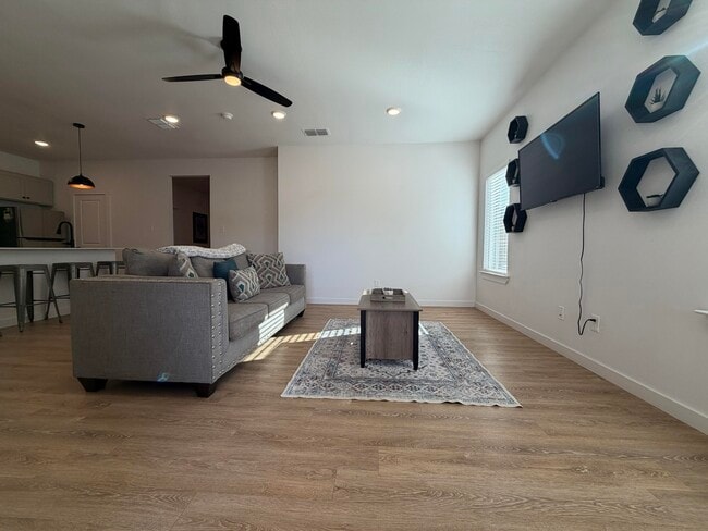 Building Photo - 5807 Virginia Ave