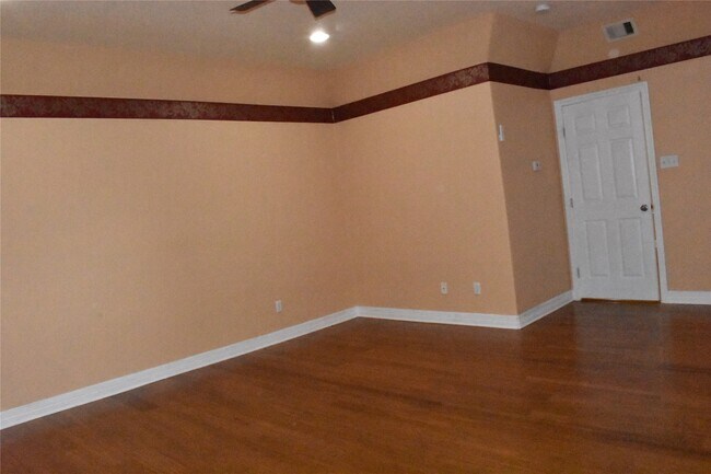 Building Photo - 8535 Parkette Dr