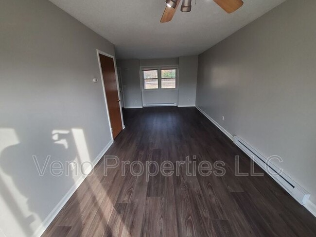 Building Photo - 2016 St Paul Dr