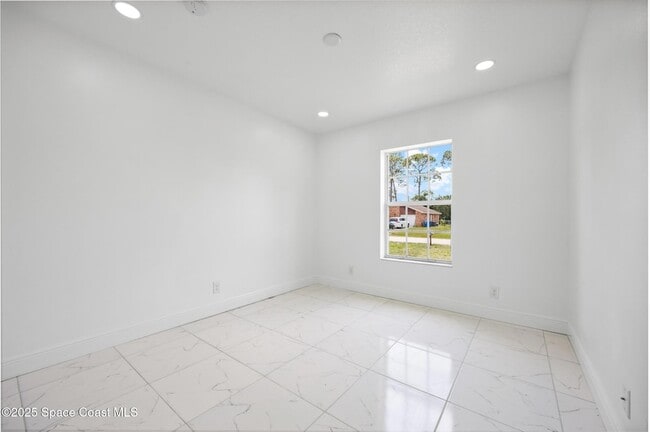 Building Photo - 339 Wilton Ave SW