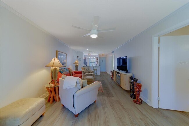 Building Photo - 13827 Mission Oaks Blvd