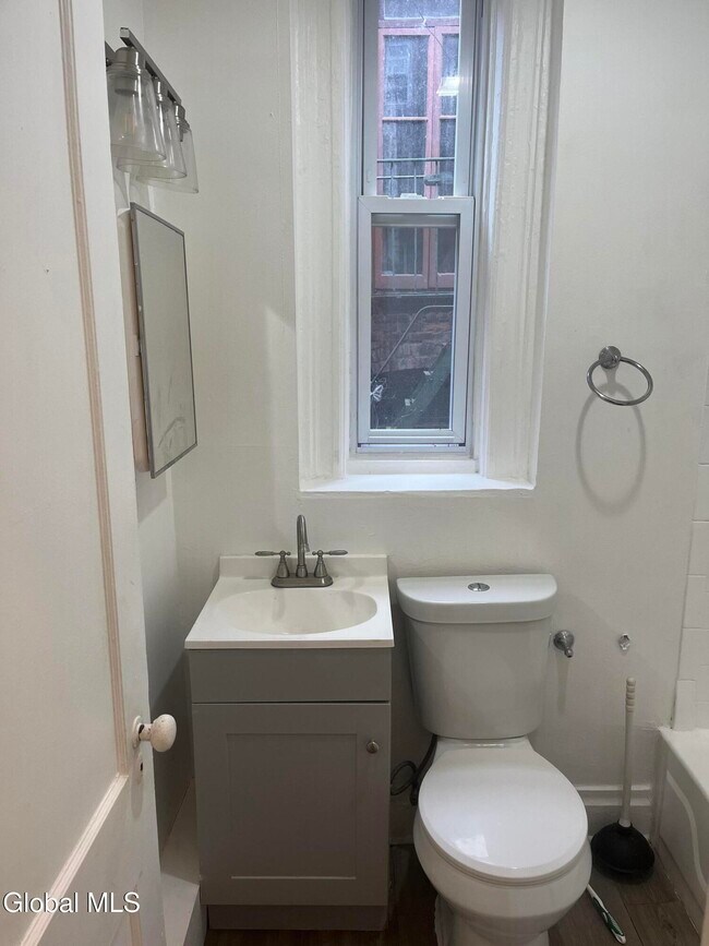 Building Photo - 9 St Joseph's Terrace