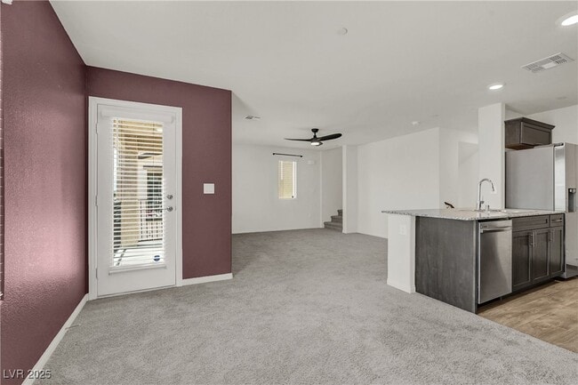 Building Photo - 2662 Champagne Gold Ave