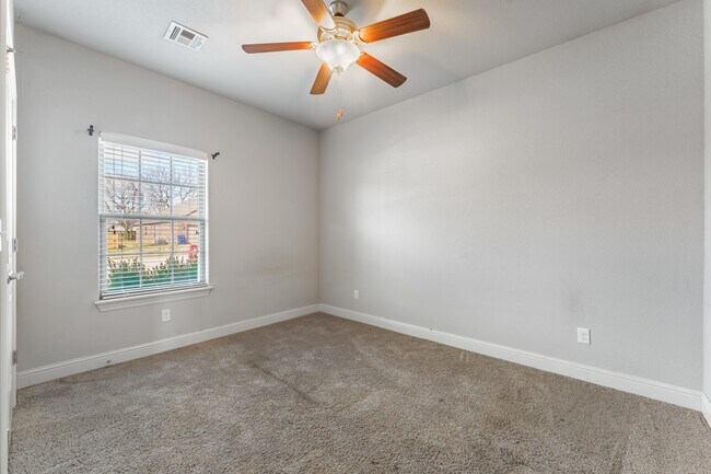 Building Photo - 2237 Aspen