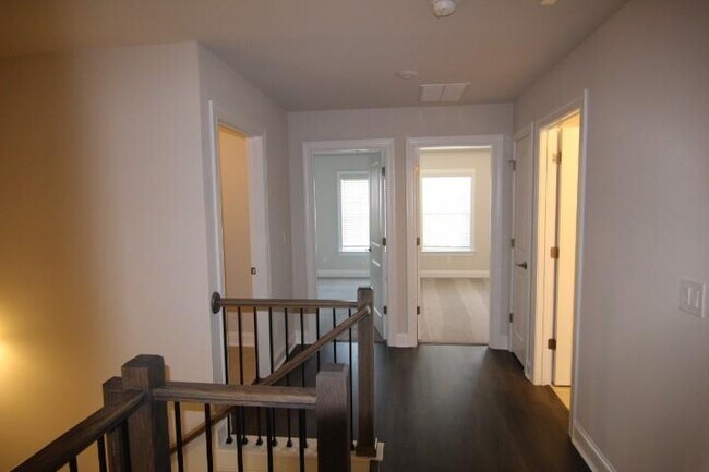 Building Photo - 1329 Rosen Rd