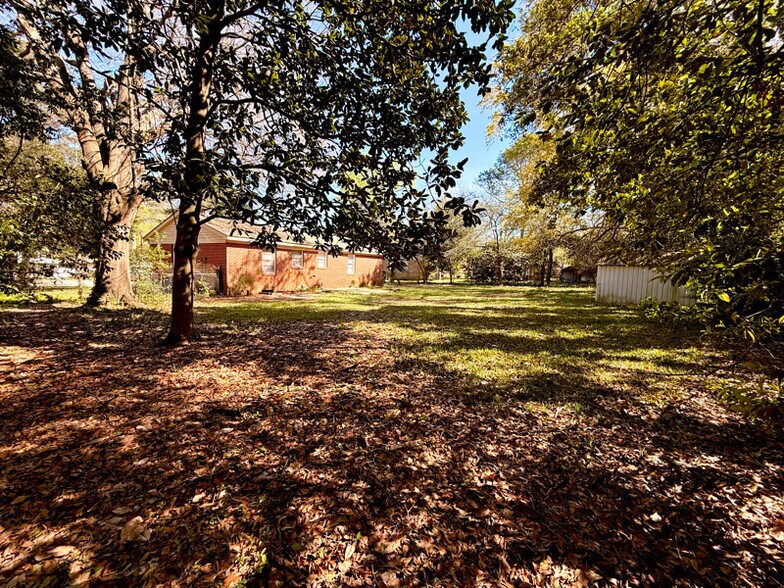 Building Photo - 319 Orchard Ln