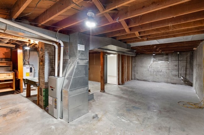 Building Photo - 2521 W Sanson Ave