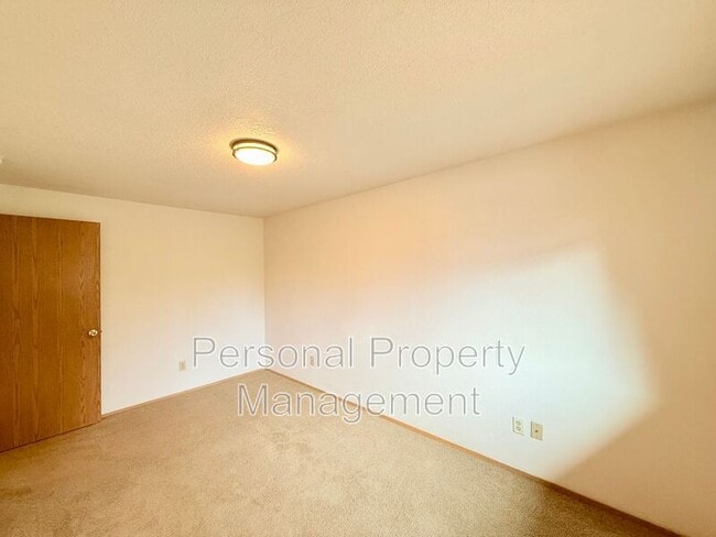 Building Photo - 3919 H St