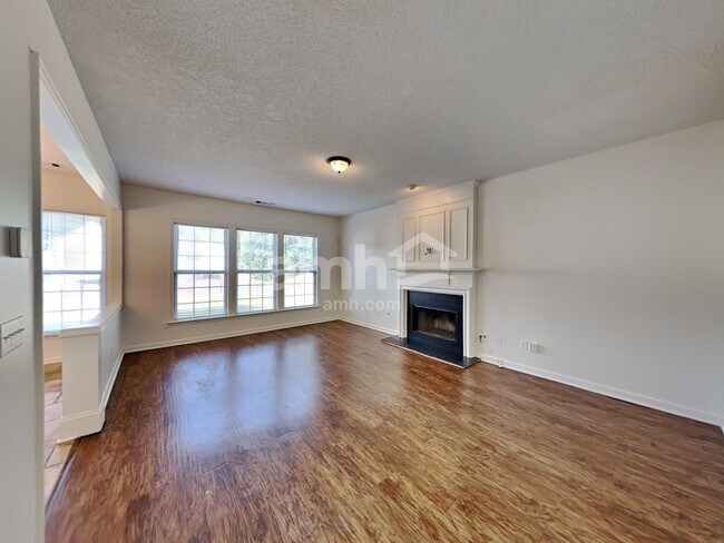 Building Photo - 4505 Glenaire Dr NW