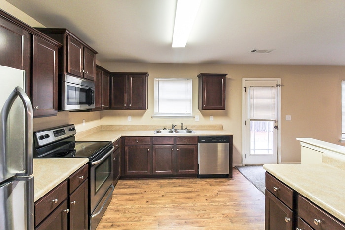 Building Photo - 921 Justice Dr