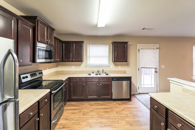 Building Photo - Two-Story Home in Locust Grove, GA