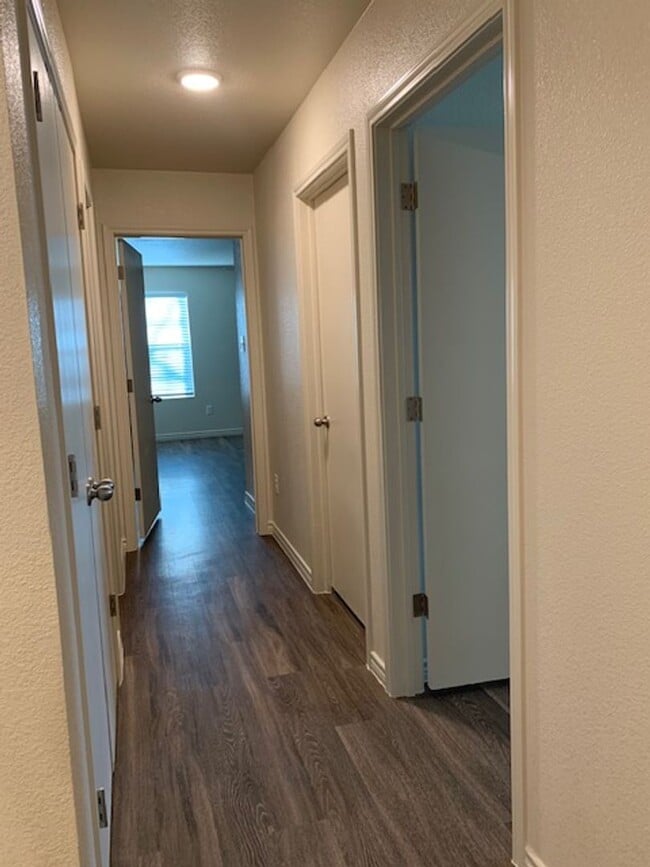 Building Photo - 122 Turnbo