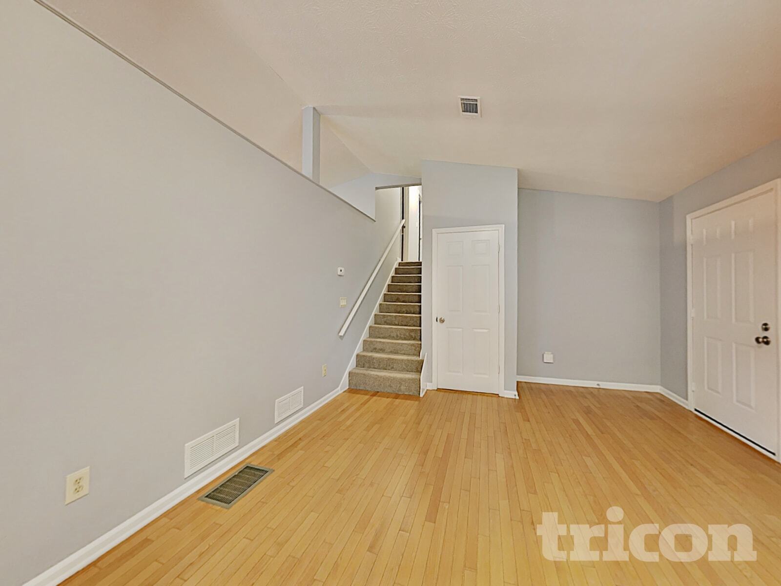 Building Photo - 184 Hickory View Dr