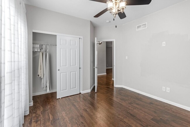 Building Photo - Beautiful 3-Bed, 3-Bath Home in Excellent ...
