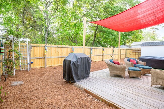 Building Photo - HOT TUB ANYONE?  THIS OFF-SEASON RENTAL IS AVAILABLE FOR A LIMITED TIME