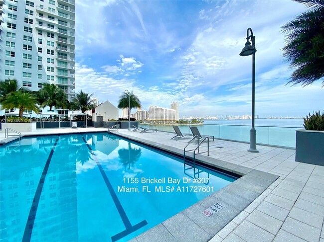 Building Photo - 1155 Brickell Bay Dr