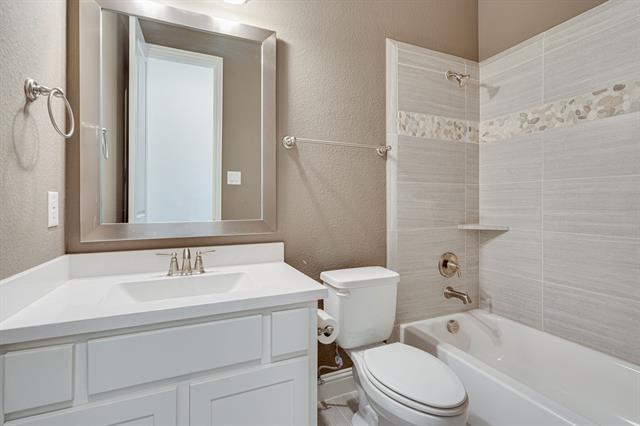 Building Photo - 9001 Violet Dr