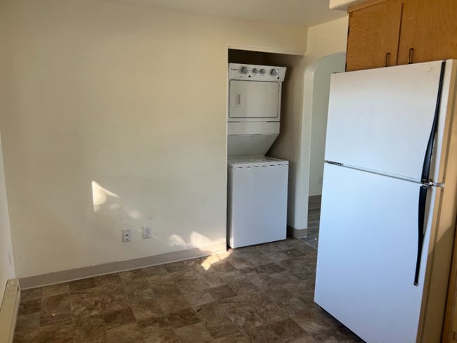 Building Photo - 210 S Dawes St