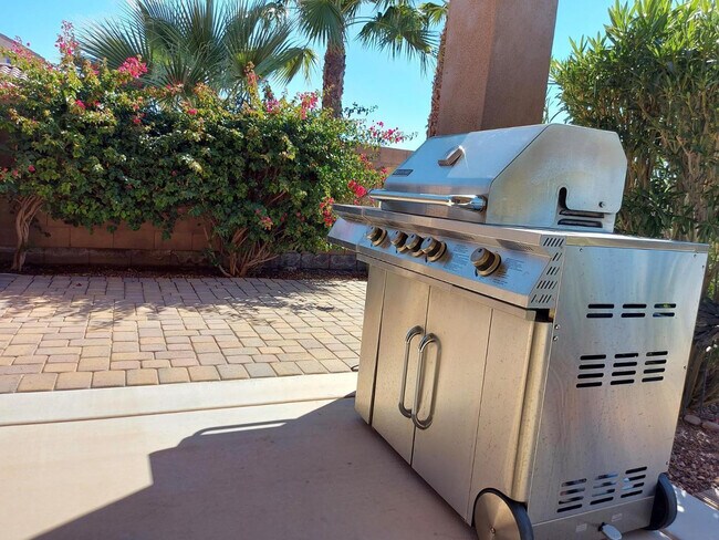 Building Photo - 17965 W Verdin Rd