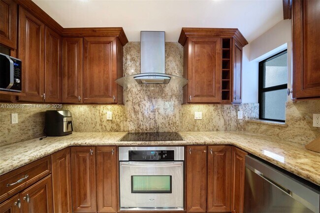 Building Photo - 317 Poinciana Island Dr