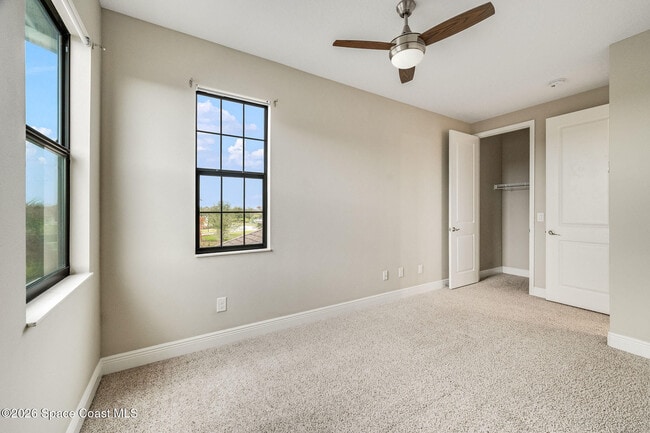 Building Photo - 7782 Paragrass Ave