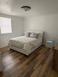 Building Photo - 1710 S Lopez St