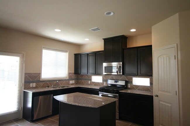 Building Photo - 18319 Amalfi Coast Dr