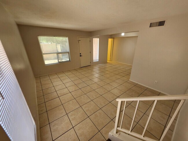 Building Photo - 2 level Condo