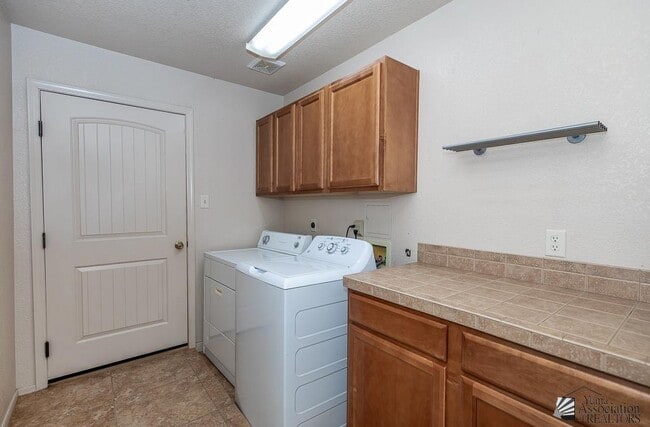 Building Photo - 11845 E 27th Pl