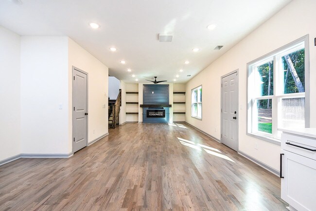 Building Photo - New Construction Ready for Move In!