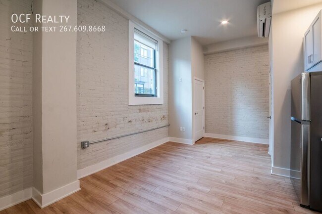 Building Photo - The Walter George Smith Public School