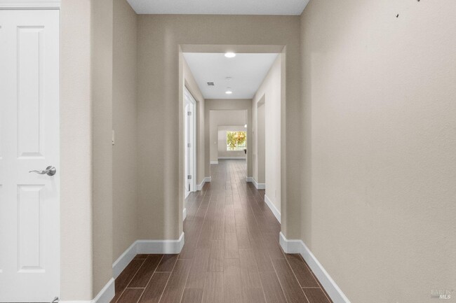 Building Photo - 524 Diamond Hills Dr