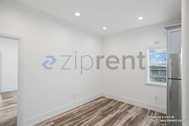 Building Photo - 24518 Karina St