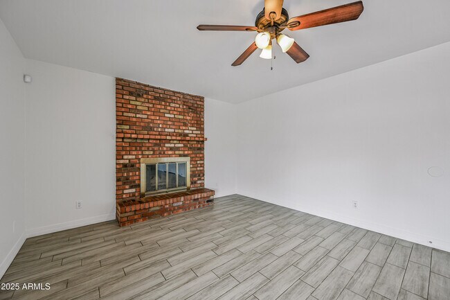 Building Photo - 6125 W Sierra St