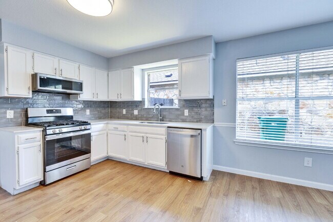 Building Photo - "Charming 3-Bedroom Cedar Park Home with 2...