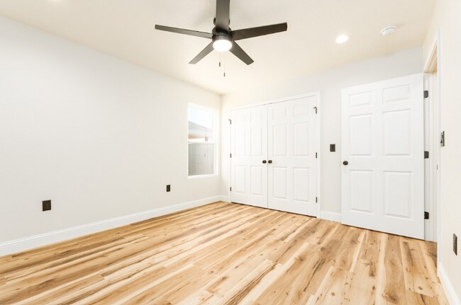 Building Photo - 124 Chisum Dr