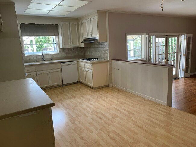 Building Photo - 1537 Heartwood Dr