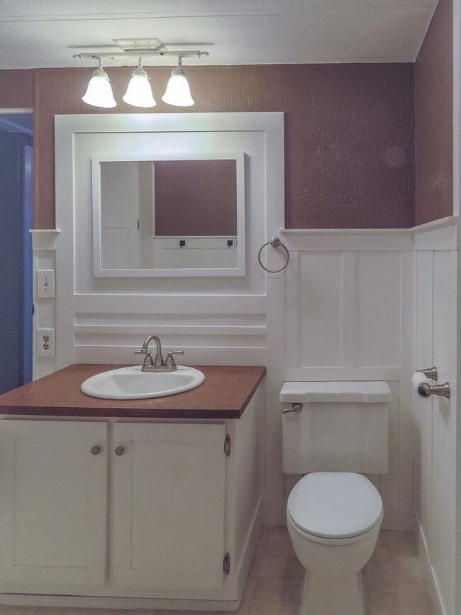 Building Photo - 3 bedroom 2 bath available in Century Meadows Park in Aurora !!