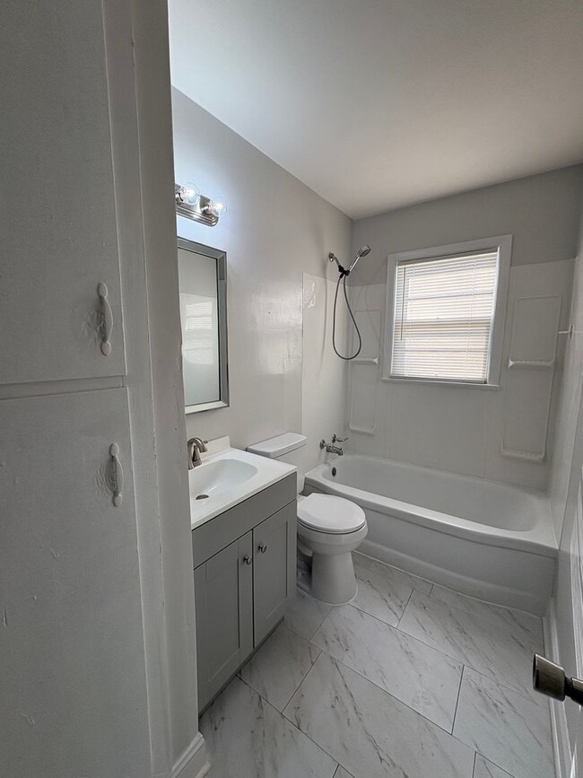 Building Photo - 429 Gary Ave