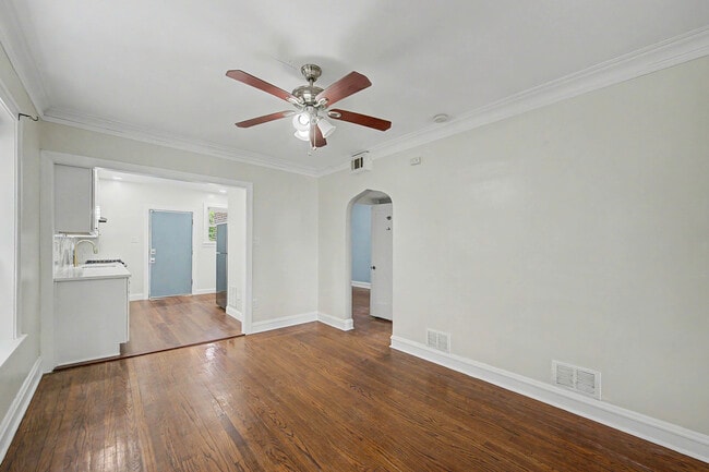Building Photo - 10724 S Ave C