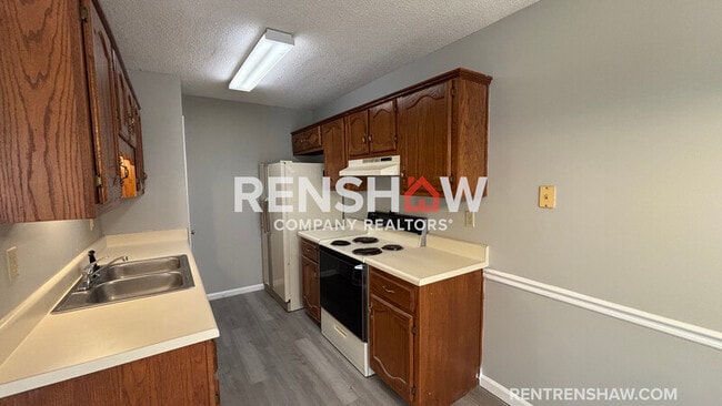 Building Photo - 4198 Meadow Valley Dr E