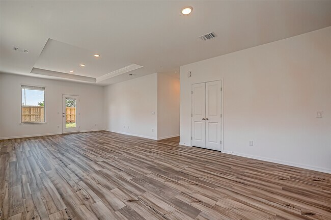 Building Photo - 7134 Glennwick Grv Ln