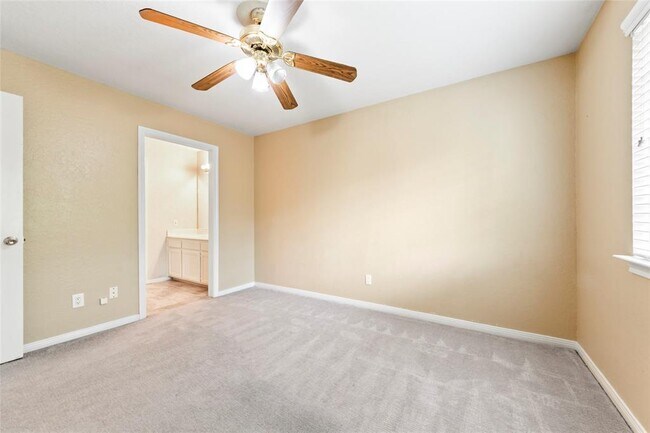 Building Photo - 2105 Spyglass Dr