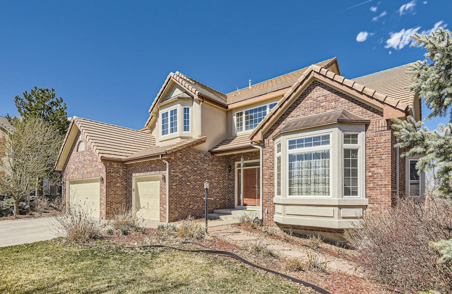 Building Photo - 15721 E Lake Cir