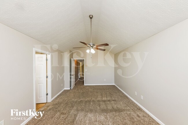 Building Photo - 419 Lake Ridge Ln